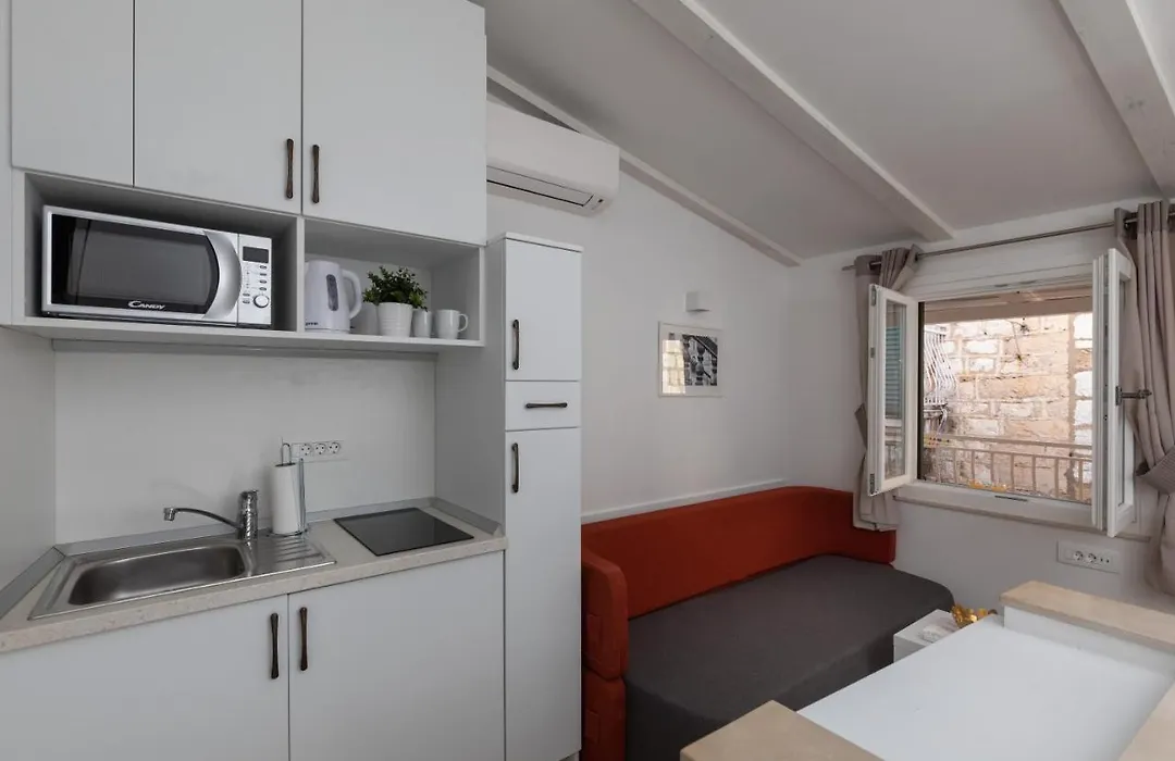 Apartment & Rooms Palmotta-1