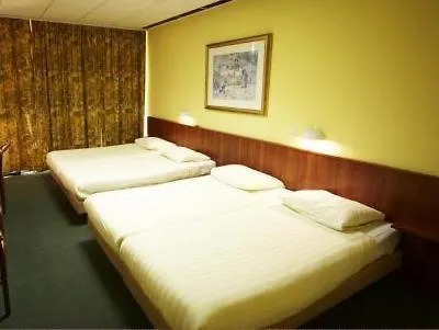Hotel 74-1