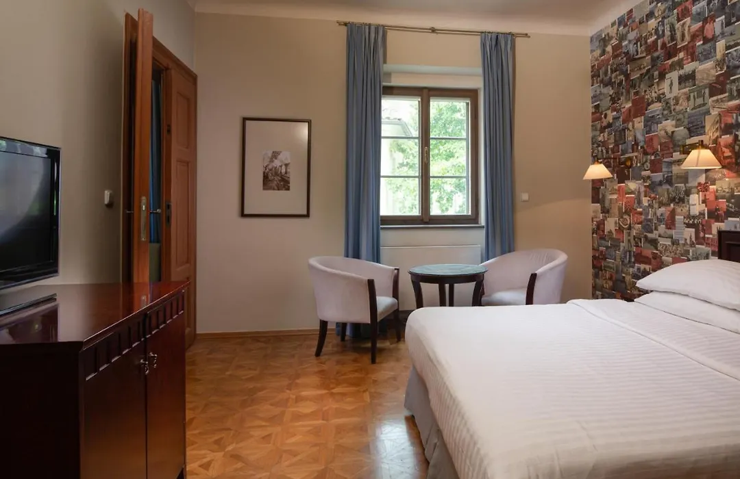 Charles Bridge Heritage Suites By Salvator Hotels-1