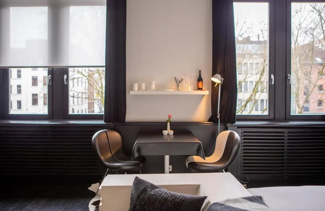 B&B Suites Feek-1