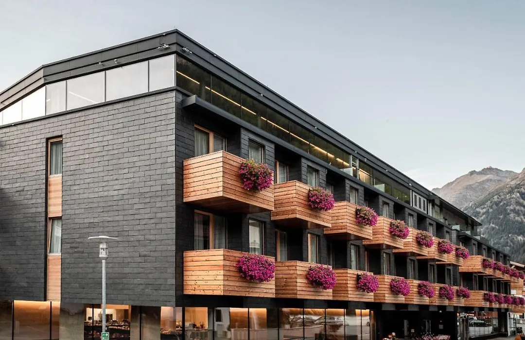 Die Berge Lifestyle-Hotel Soelden-1