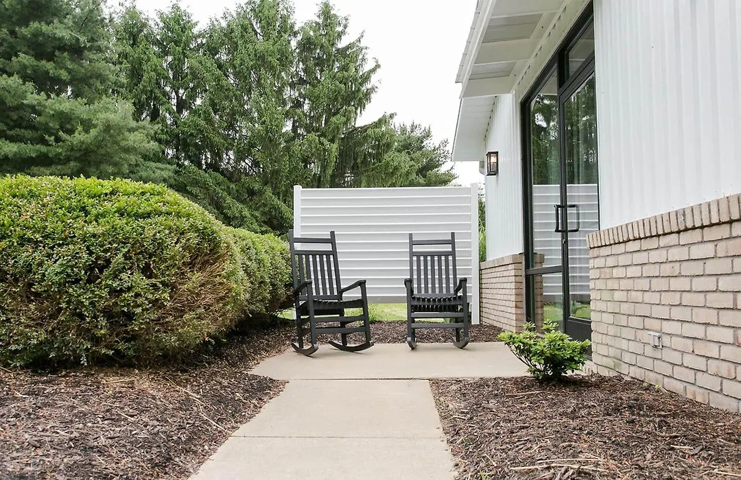 Farmhouse Suites By Amish Country Lodging-1