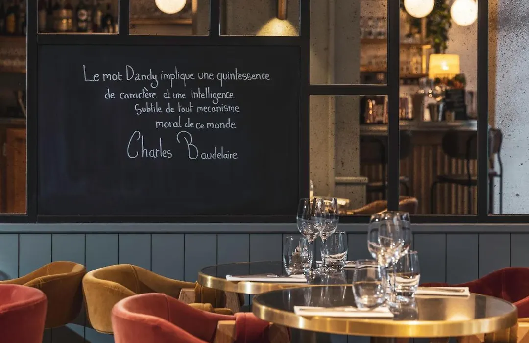 Love Hôtel avec nuit insolite au Dandy et Jacuzzi privatisé-1