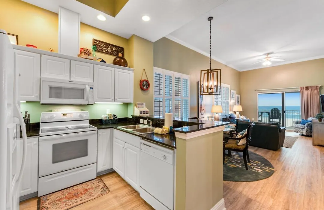 Crystal Shores #201-1