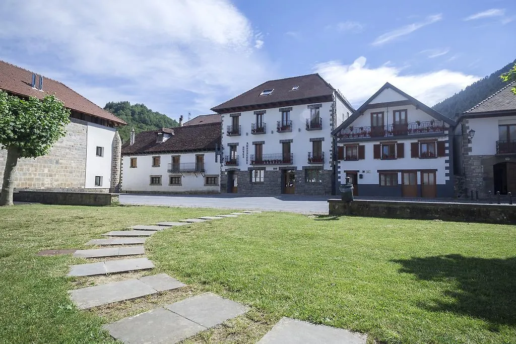 Hotel Rural Auñamendi-1