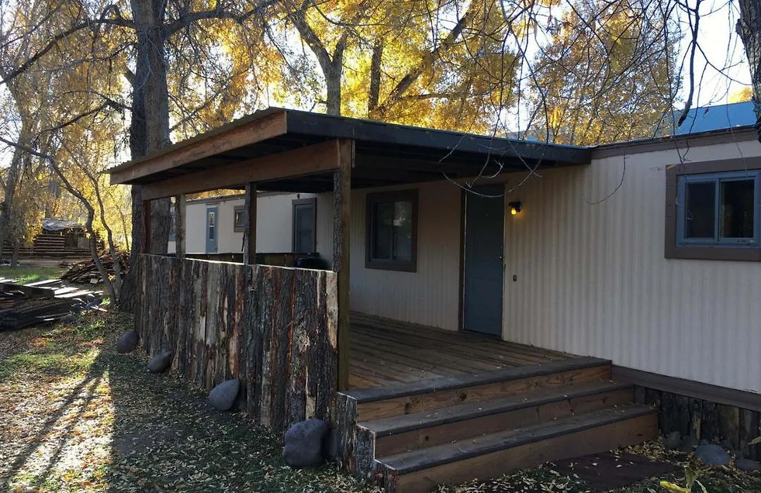 Elkhorn Lodge-1