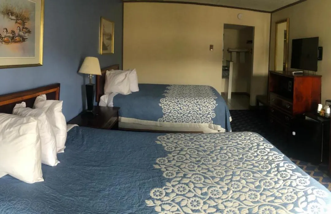 Aderi Hotel Lewisburg-1