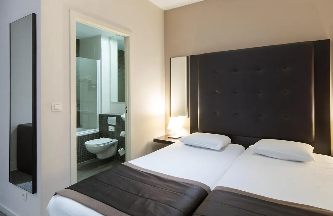 Hotel Chambord-1