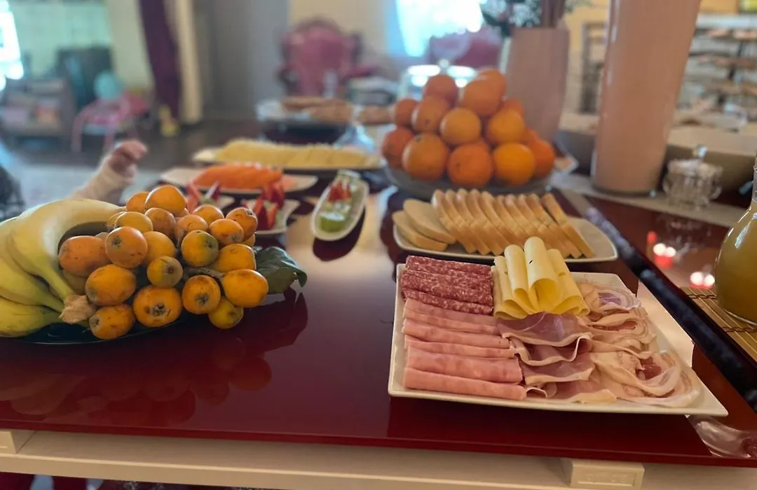 Mimi Hotel-1