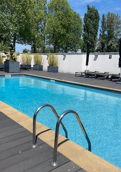 Golden Tulip Roissy Saint Witz-1
