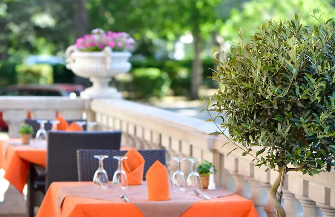 Logis Hôtel Restaurant Le Parc Sologne-1