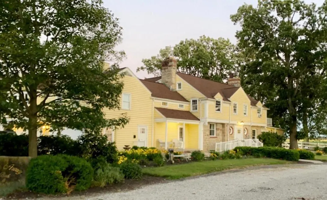 Hideaway Country Inn-1
