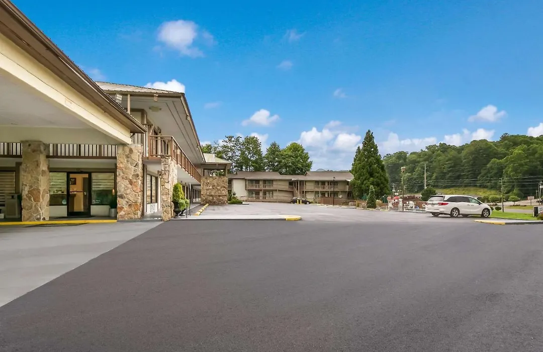 Quality Inn & Suites Mt Chalet-1