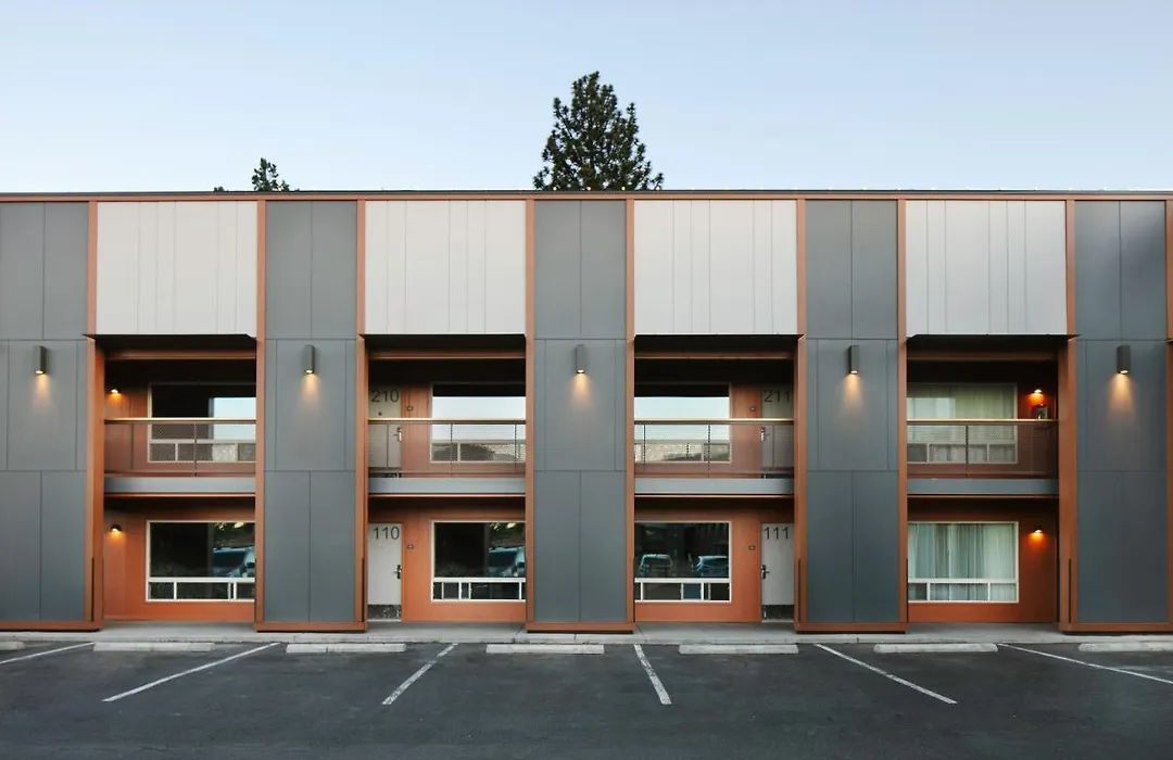 Waypoint Hotel-1