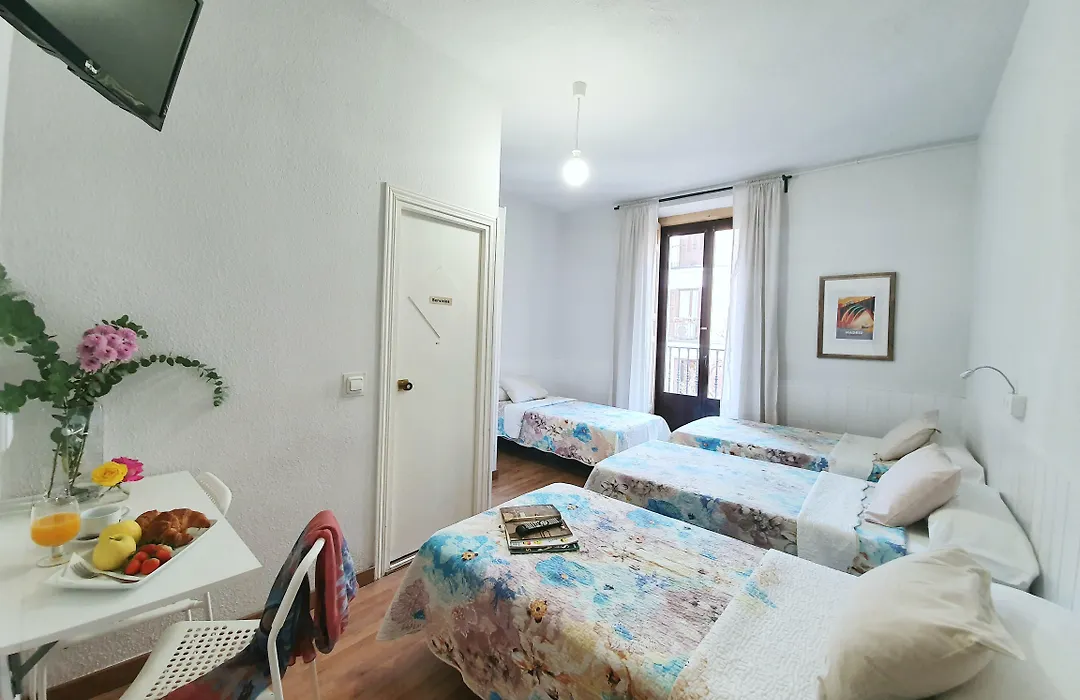 Hostal Alicante-1