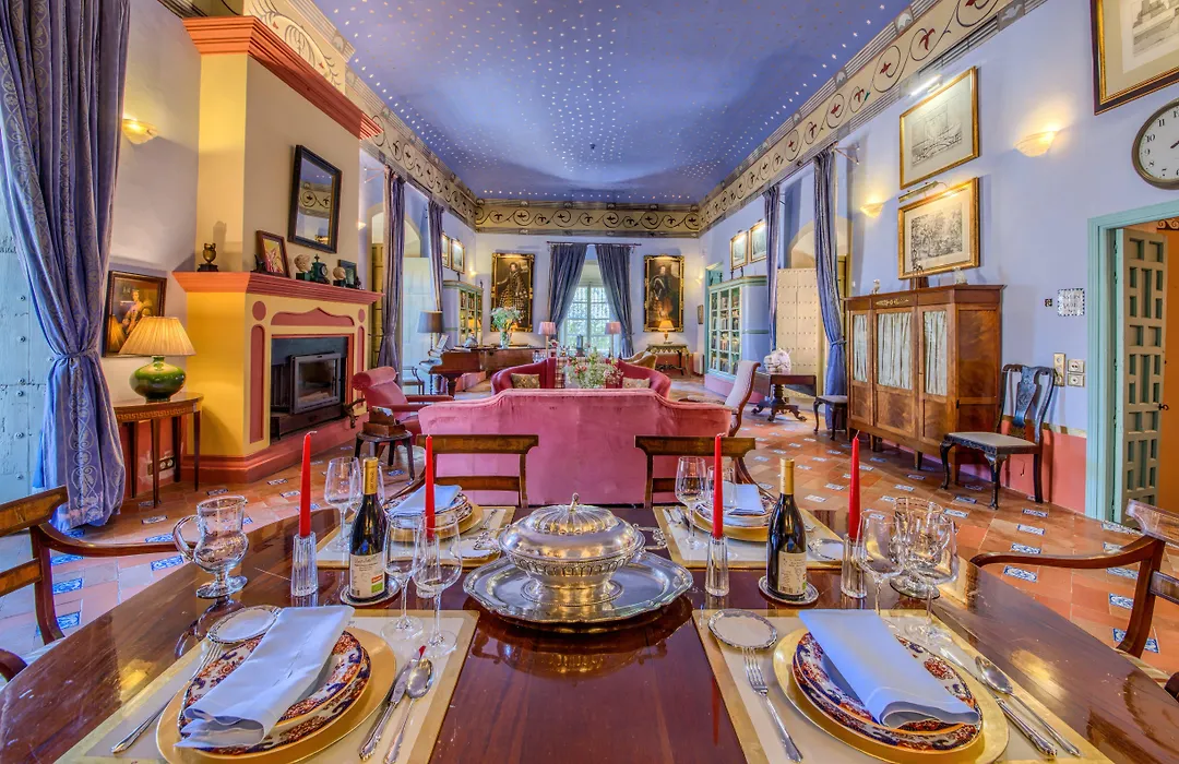Casa Palacio De Carmona-1