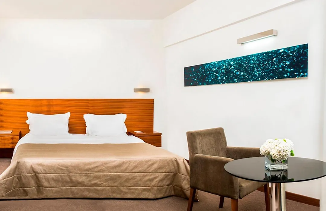 Lucy Hotel-1
