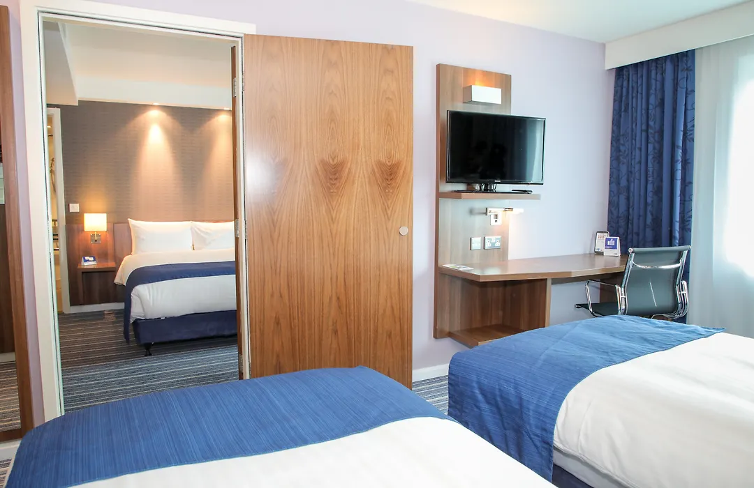 Holiday Inn Express London Heathrow T5 By Ihg-1