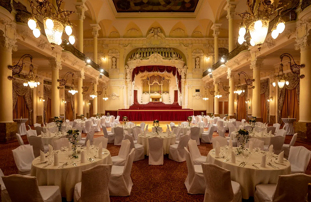 Grandhotel Pupp-1