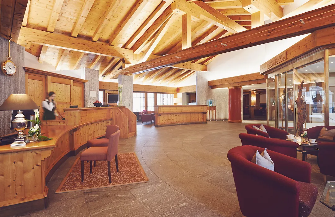 Hotel Waldhuus-1