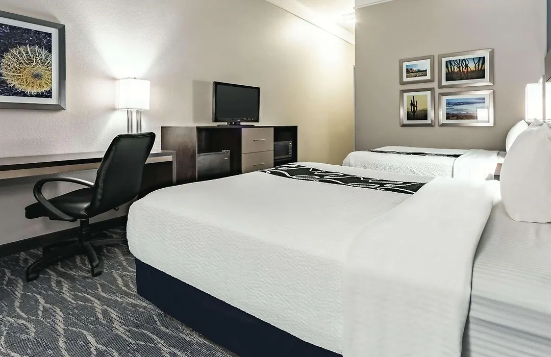 La Quinta By Wyndham Phoenix I-10 West-1
