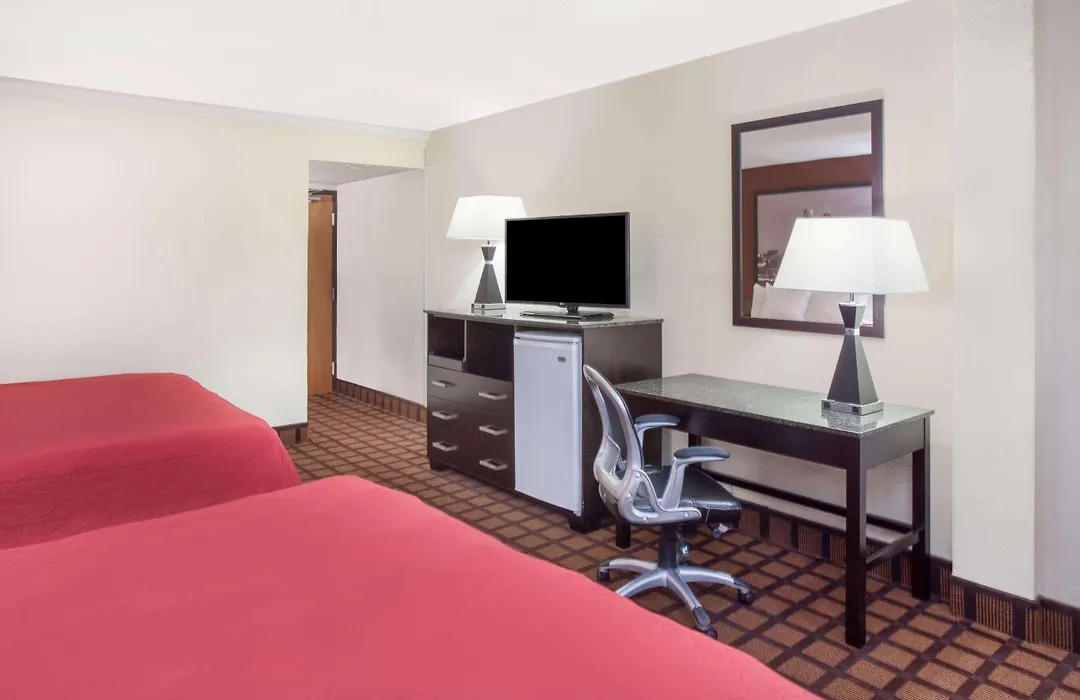 Super 8 By Wyndham Chicago Il-1