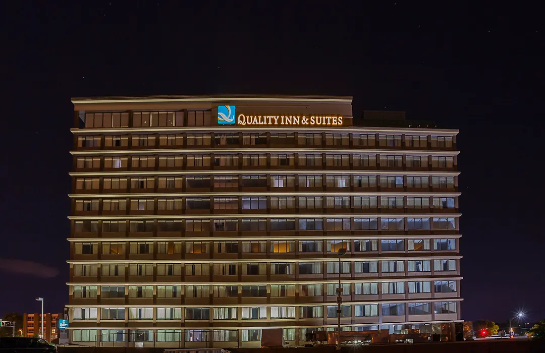 Quality Inn & Suites Cincinnati Downtown Area-1