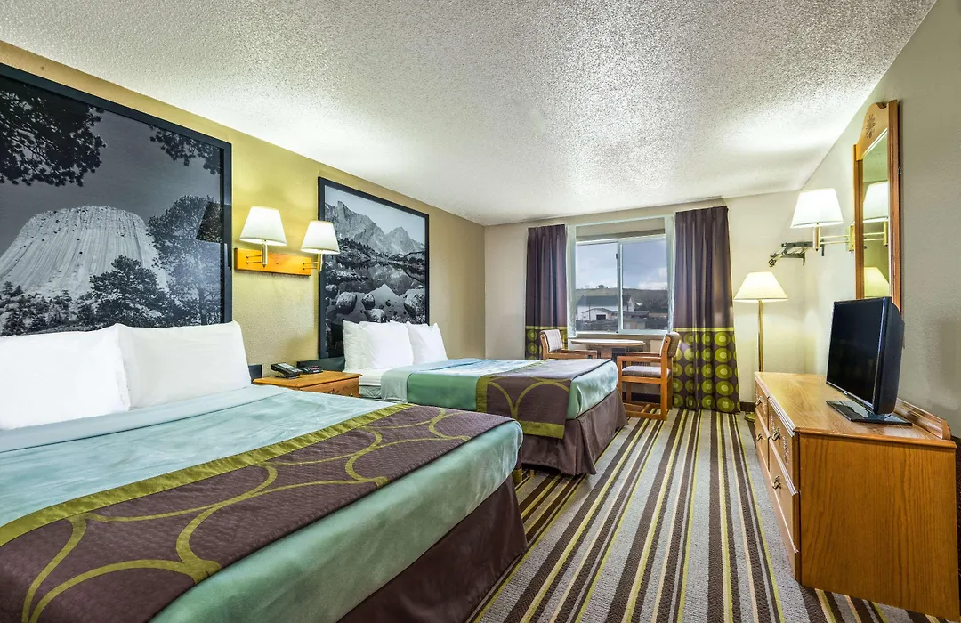 Super 8 Sheridan-1
