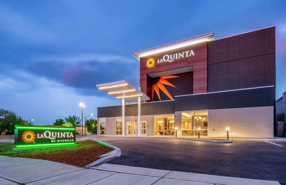 La Quinta Inn & Suites By Wyndham Spokane Downtown-1