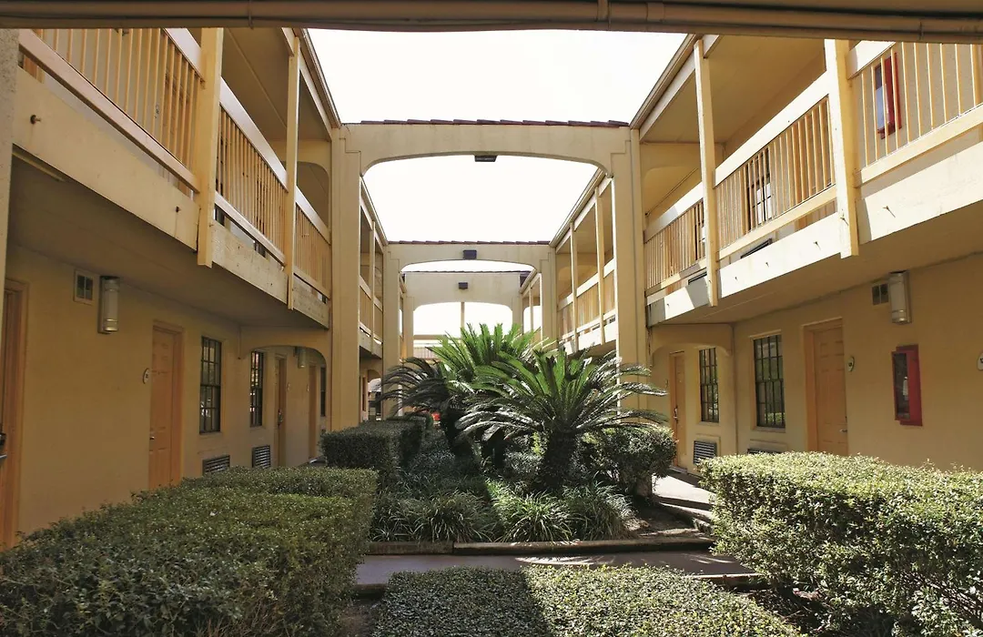 La Quinta Inn By Wyndham Clute Lake Jackson-1