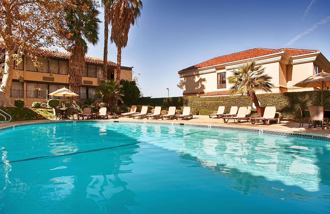 Best Western Valencia Inn-1
