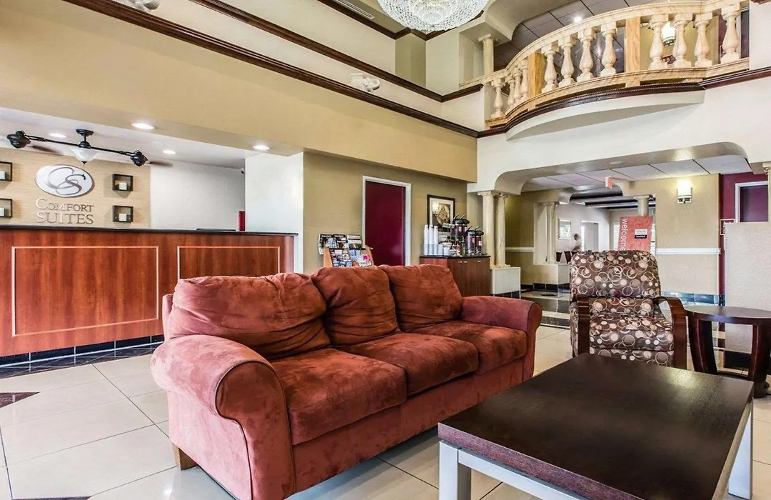 Comfort Suites Bakersfield-1