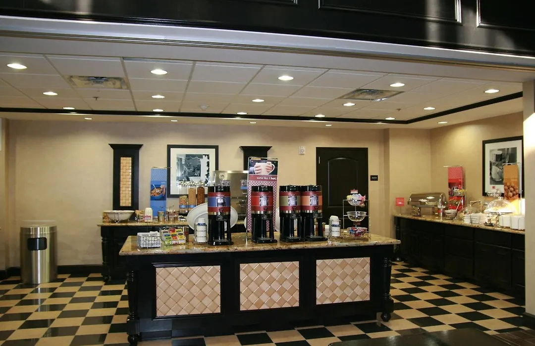 Hampton Inn & Suites Decatur-1