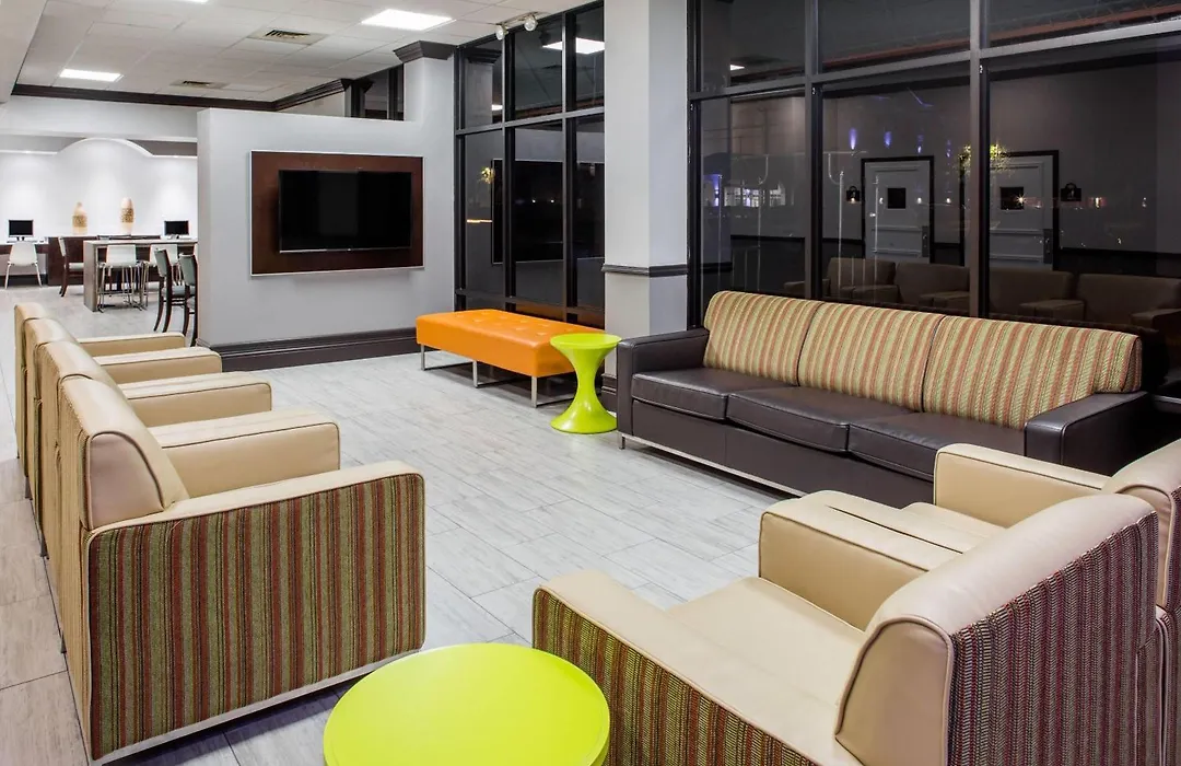 Days Inn & Suites By Wyndham Orlando Airport-1