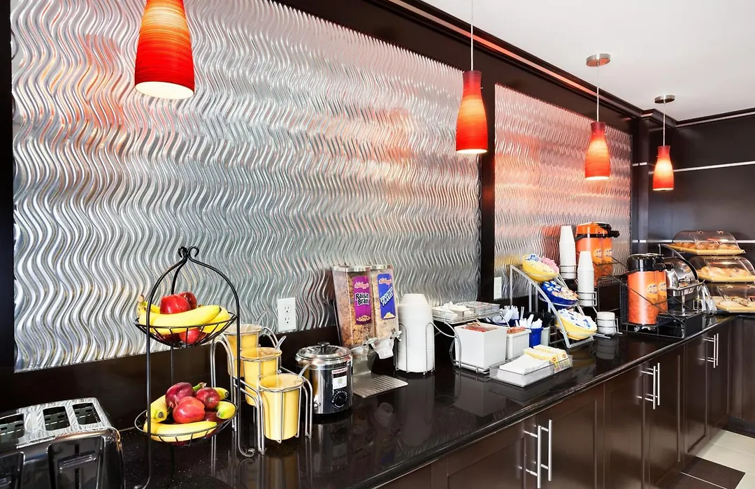 Days Inn & Suites By Wyndham Conroe North-1