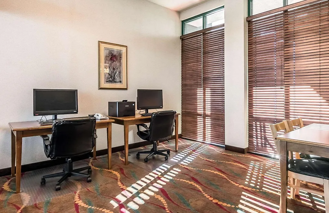Clarion Suites At The Alliant Energy Center-1