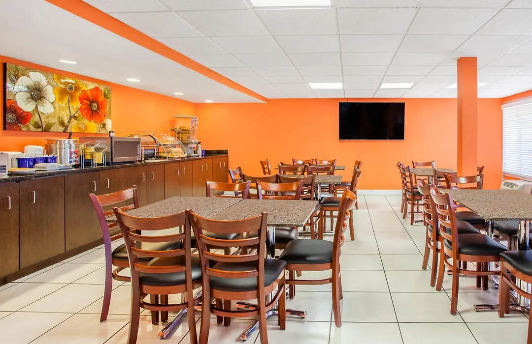 Days Inn By Wyndham Brooksville-1