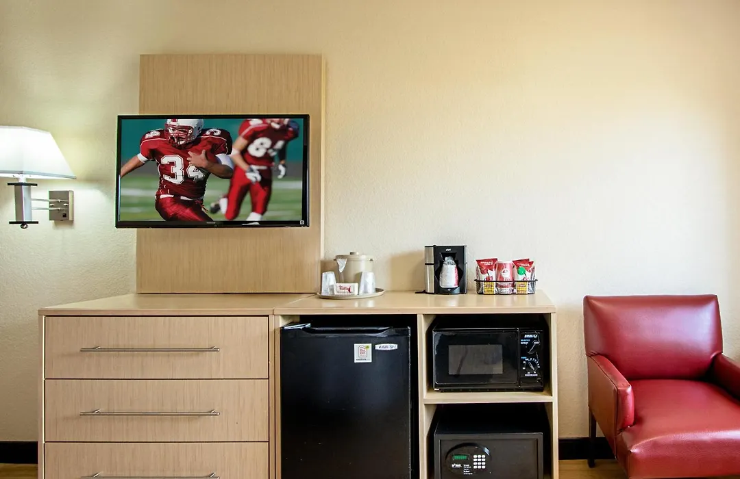 Red Roof Inn Plus+ West Palm Beach-1