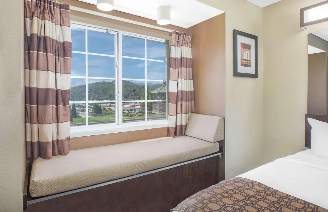 Microtel Inn & Suites By Wyndham Franklin-1