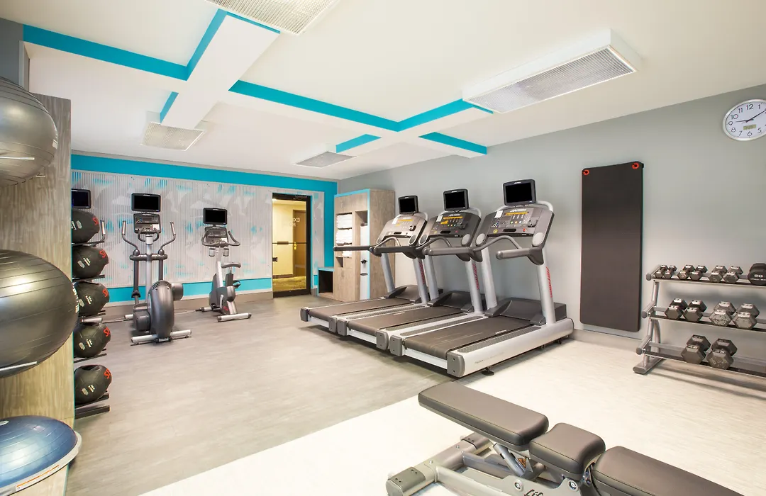Ramada By Wyndham Cleveland Independence-1