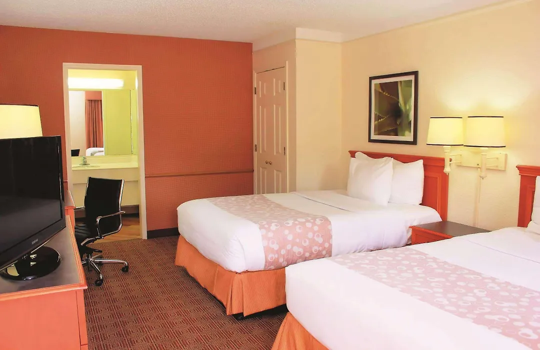 Econo Lodge-1