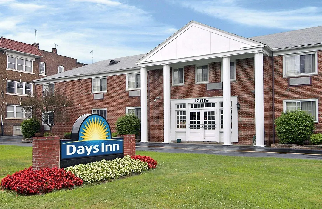 Days Inn By Wyndham Cleveland Lakewood-1