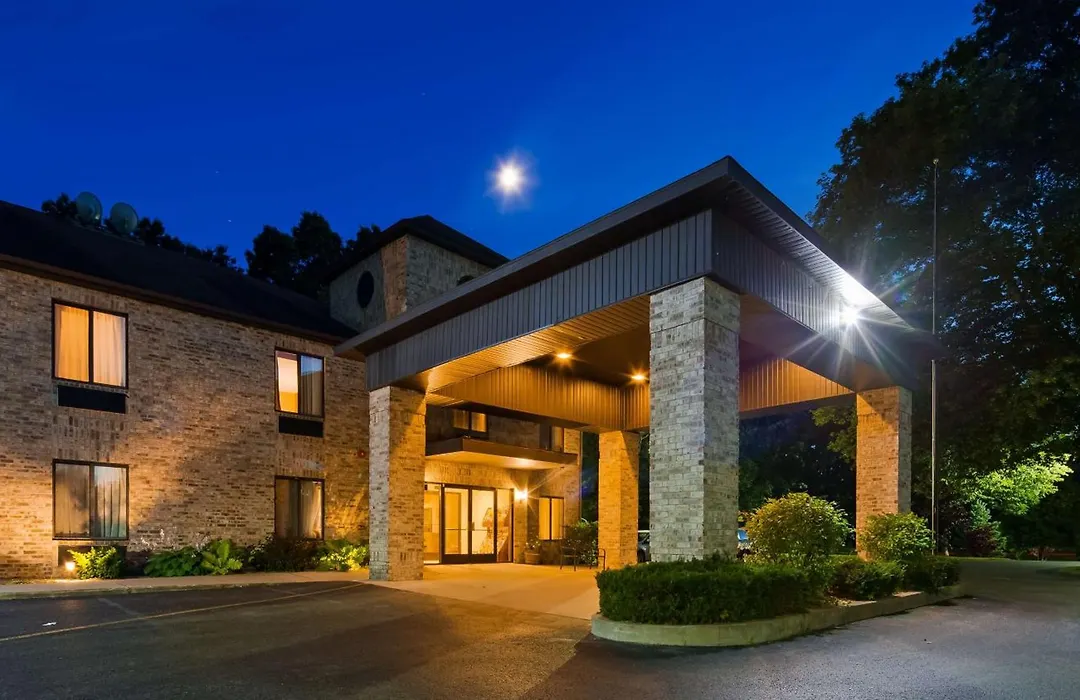 Best Western Plaza Hotel Saugatuck-1
