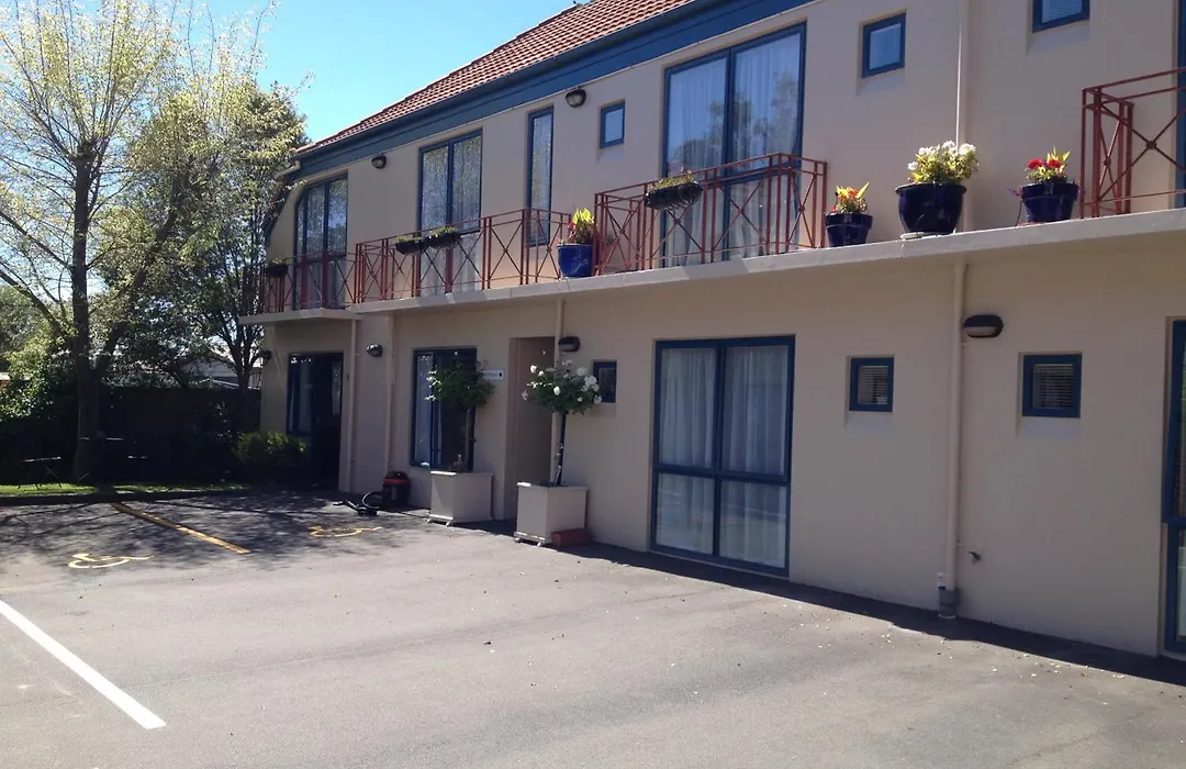 Bush Inn Court Motel-1