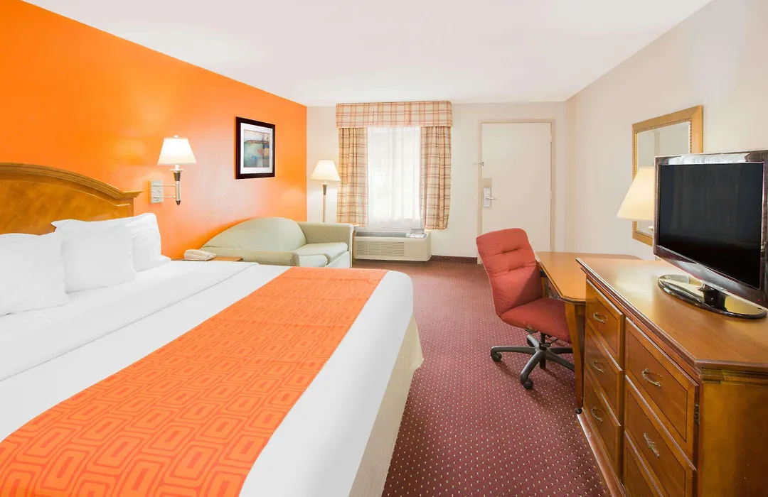 Howard Johnson By Wyndham Dothan-1