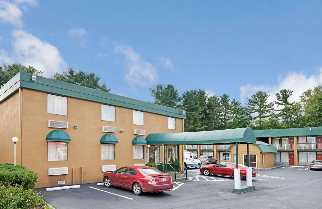 Travelodge By Wyndham Beckley-1