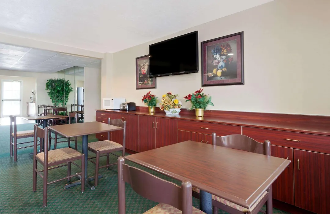 Microtel Inn & Suites By Wyndham Brandon-1