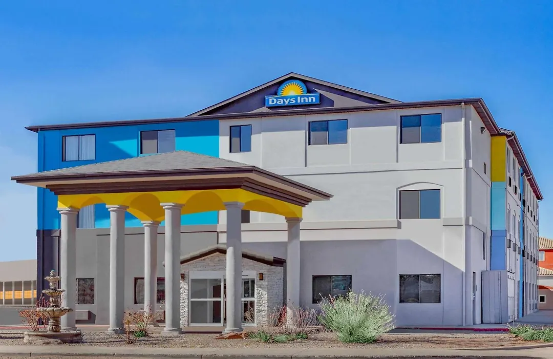 Days Inn By Wyndham Bernalillo-1