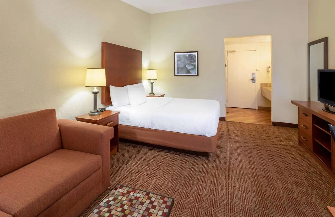 La Quinta Inn By Wyndham Minneapolis Airport Bloomington-1