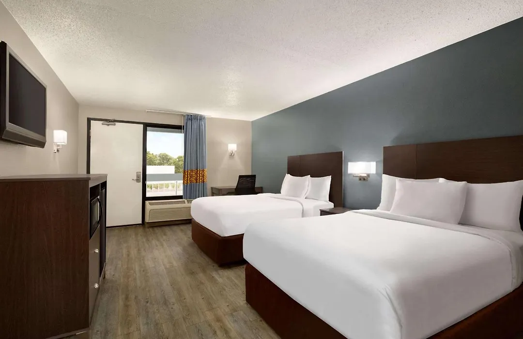 Baymont By Wyndham Wilmington-1